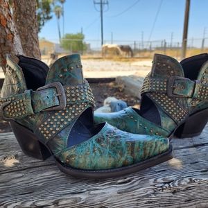 Ariat rock n roll booties